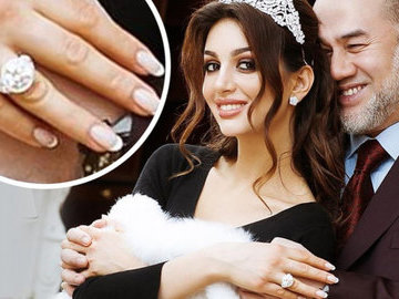 "Мисс Москва" продала обручальное кольцо от экс-короля Малайзии из-за нужды